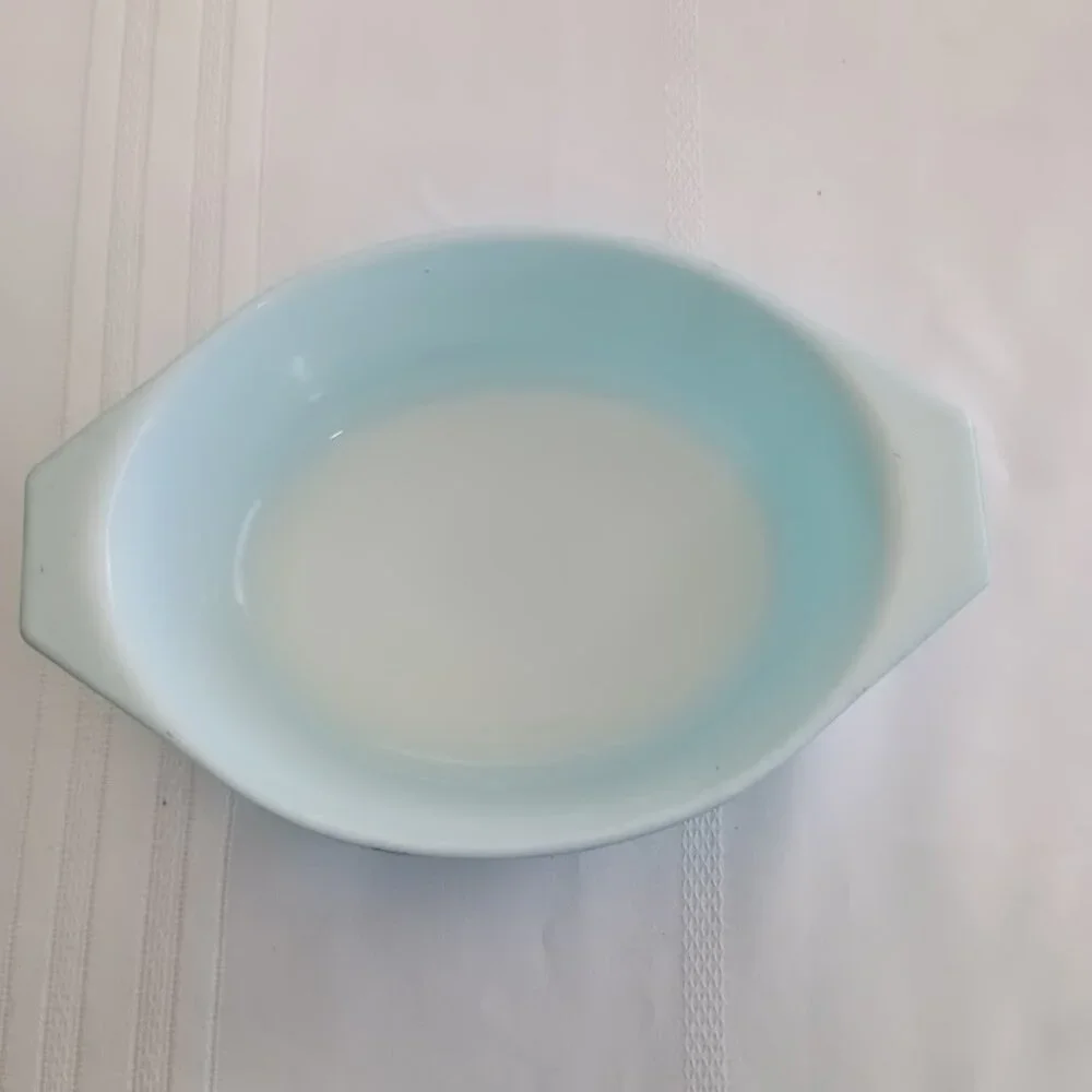 Vintage PYREX Oval Casserole Dish Blue No. 043, 1 1/2 Quart, No Lid, Made in USA